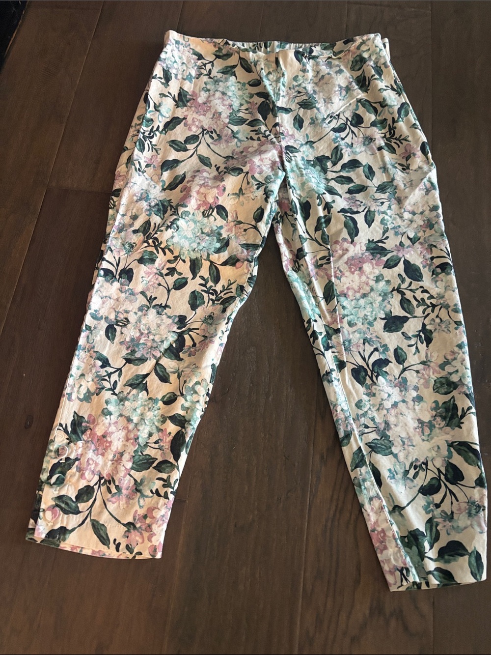 J. Jill Floral Capri Leggings in Cream with Pink & Green Blooms